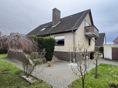 KARSTEN IMMOBILIEN ermöglicht Ihnen: Zweifamilienhaus, ruhig & ländlich wohnen in Garbsen/Osterwald