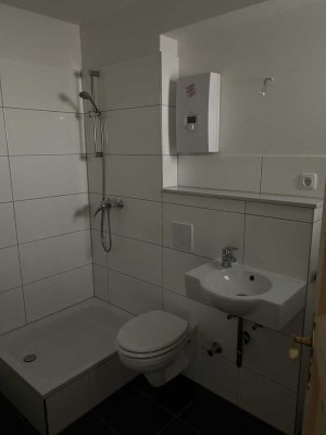 modernisierte 1 Zimmer Wohnung mit Balkon - gerne an Studenten  - nähe FH (E0172)