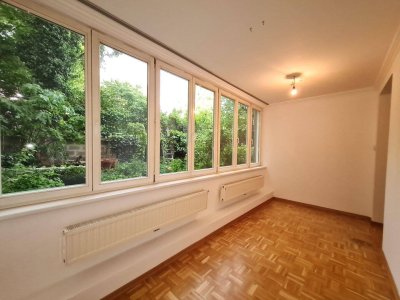* WINTERGARTEN FEELING * FEINE 3-ZIMMER- ALTBAUWOHNUNG * GRÜNBLICK * im gebliebten 17. Bezirk * ab sofort *