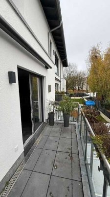 Gepflegte Neubauwohnung mit EBK und Balkon