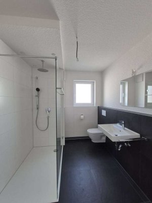 Moderne und geräumige 3-Zimmer-Wohnung im Obergeschoss