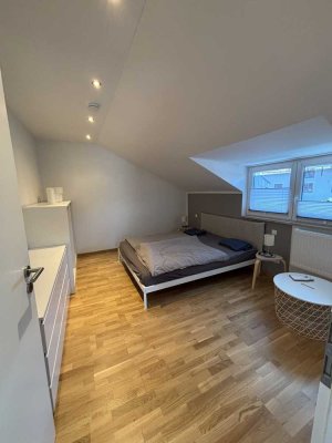 Möblierte 2-Zimmer Wohnung mit großer Dachterrasse EBK und Stellplatz in Prutting