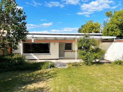 Wohnen auf einer Ebene - Bungalow mit ca. 157 m² Wfl. und Garten im Grünen
