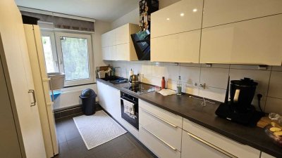 *Hier wohnen Sie gut* Moderne 3 Zimmerwohnung mit Balkon in grüner Lage!