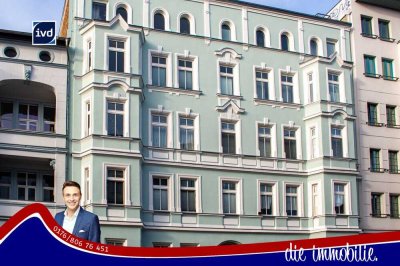***Attraktives Investment: Altbau - neue Fassade - Aufzug - Stellplatz - vermietet - Stadtfeld Ost**