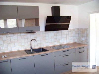 Moderne helle 4 ZKB Balkon