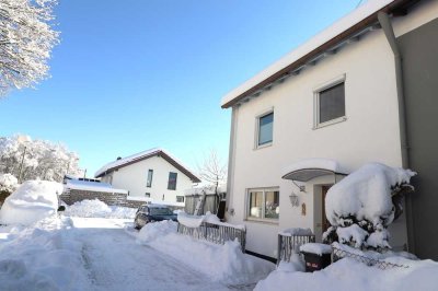 Bergblick inklusive - Reiheneckhaus in Ortsrandlage von Altenstadt