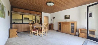 Ruhig wohnen am Waldrand – 2-Zimmer-Eigentumswohnung mit Balkon & offener Küche