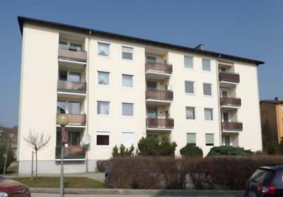 Helle 2 Zimmerwohnung mit Loggia in Zentrumsnähe