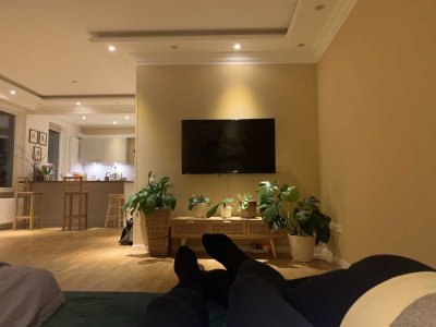 Stilvolle 4-Zimmer-Penthouse-Wohnung mit gehobener Innenausstattung mit Balkon und EBK in Hanau