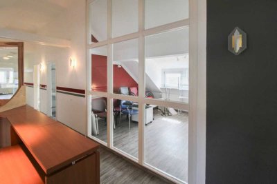 Vielseitiges Raumwunder: Großzügiges 7-Zimmer-Objekt für Wohnen, Arbeiten oder beides!