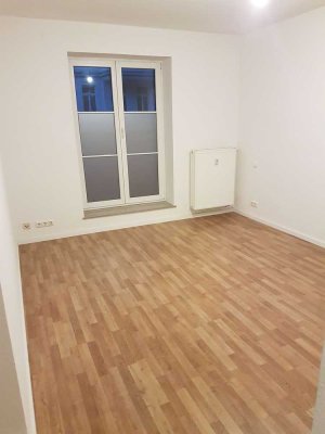 Bald Leerstand: Solide 2-Raum-Eigentumswohnung im beliebten Stadtteil Gohlis-Mitte - mit EBK