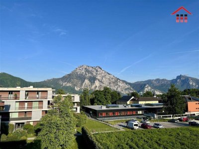 High-End Dachgeschosswohnung mit Traunsteinblick