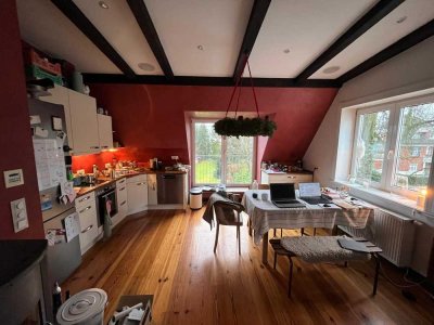 Altbau Dachgeschosswhg., 2-Zimmer, 90 qm, Garten & Kamin