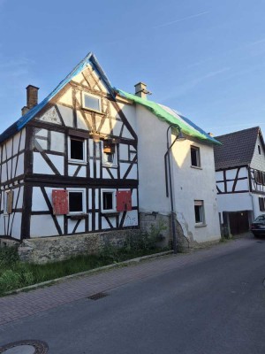 Fachwerkhaus + Baugrundstück