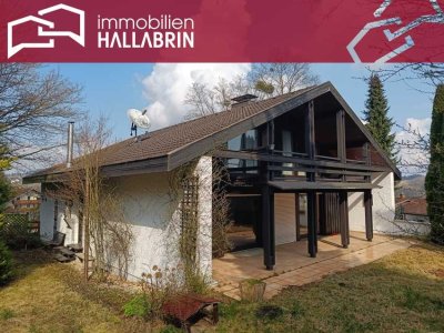 renovierungsbedürftiges Wohnhaus mit Einliegerwohnung und Garage