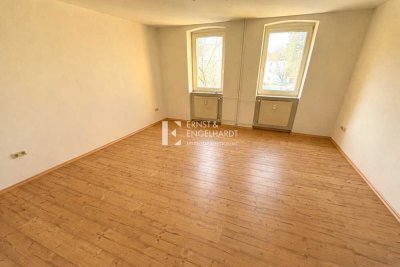 Frisch renovierte & helle 2-Zimmer-Wohnung in zentraler Lage mit Balkon