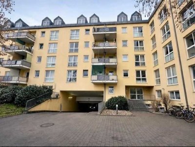 Freiwerdend: Top sanierte 2-Zimmer-Wohnung mit Balkon & Duplex-Parker