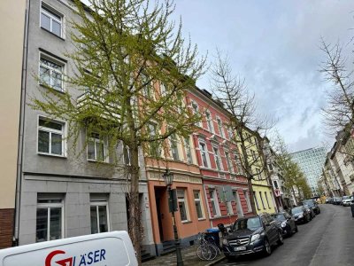 3-Zimmer Altbauwohnung mit Balkon im beliebten Lorettoviertel