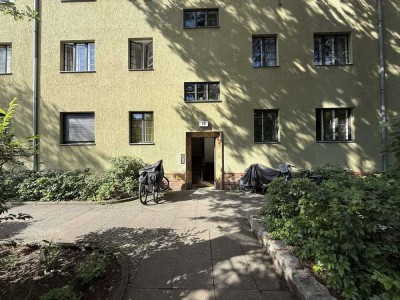 Wohnen im Grünen mit Potenzial: Optimal geschnittene Wohnung unweit des Heinrich-Laehr-Parks!