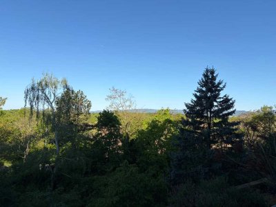 Exklusives Wohnen mit Weitblick – modernisierte 4-Zimmer-Eigentumswohnung