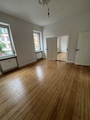 Schöne helle 3 ZKB Wohnung in Schierstein mit Altbaucharakter ab sofort zu vermieten!
