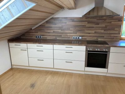 Charmante-Gemütliche Dachgeschosswohnung in ruhiger Lage, mit toller Aussicht in Bodenkirchen/Aich
