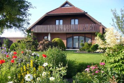 Charakter, Größe, Lage - Imposantes Wohnhaus mit Doppelgarage in Burhave!