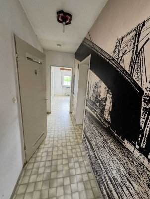 Fix & Flip Chance: 2,5-Zimmer-Whg. mit Wintergarten, leerstehend & renovierungsbedürftig - Lu.-Mitte