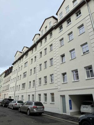 Luxuriöse 2-Zimmer-Wohnung mit Wintergarten und gehobener Ausstattung