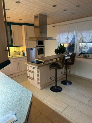 Einfamilienhaus mit 8 Zimmern und Garage in Unterpleichfeld