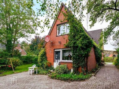 Wohnhaus mit großem Grundstück in Sackgassenlage