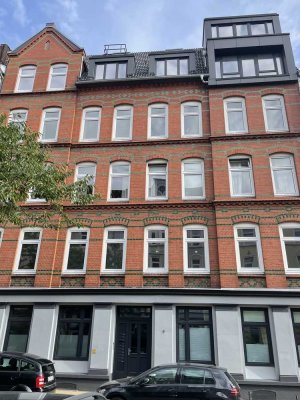 Im Auftr.: In Kürze frei! Modernisierte Altbau-Whg. mit 3-Zi. und Balkon am Schrevenpark