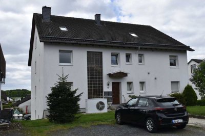 TOP saniertes Mehrfamilienhaus, Vollwärmedämmung, Luft-Wärmepumpen-Heizung, Isolierverglas.,Garagen,
