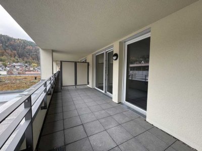 Seniorenwohnung in Bad Liebenzell – Barrierefreie 2-Zi.-Wohnung mit EBK und überdachtem Stellplatz!