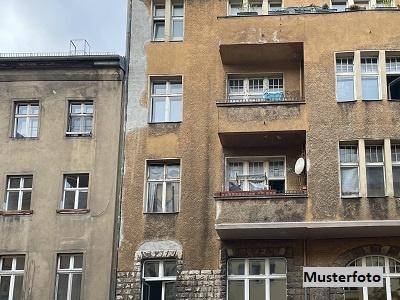 Kleine Altbauwohnung mit klassischem Charme im 2. Obergeschoss