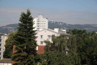 Sonniges 29m2 Apartement nähe KUK-UKH- Parkbad Quadrill Tower Tabak Fabrik