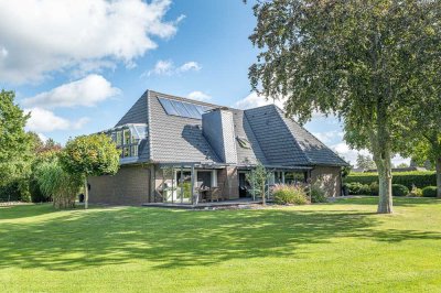 Exklusives Traumhaus in ruhiger Wohngegend! Nutzbar als Ein,- oder Zweifamilienhaus.