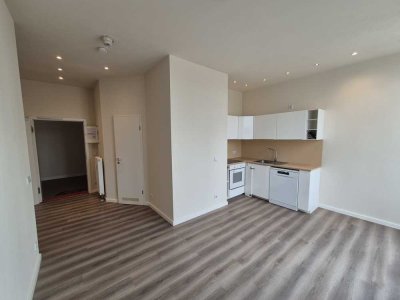2 RAUM-WOHNUNG MIT DACHTERRASSE UND DACHGARTEN, NEUBAU. LIFT, FRISCH RENOVIERT!