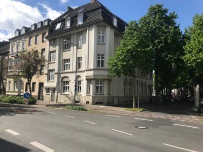 Grosszügige helle und offen gestaltete Altbauwohnung im  Bismarckviertel.