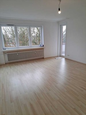 helle 3-Zimmer Wohnung 75 qm mit Balkon