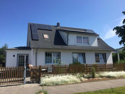 Großzügiges Familienhaus mit großem Garten, Terrasse und viel Privatsphäre