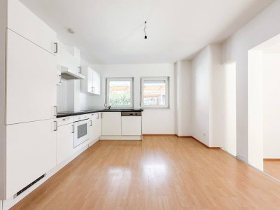 Hochwertige 3-Zimmer-Gartenwohnung mit sonniger Terrasse und Carport