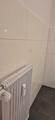 Helle 2-Zimmer Dachgeschosswohnung mit Balkon in Duisburg-Neumühl