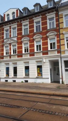 Schöne 3-Raum-DG-Wohnung mit Balkon und EBK in Gera ab sofort zu vermieten