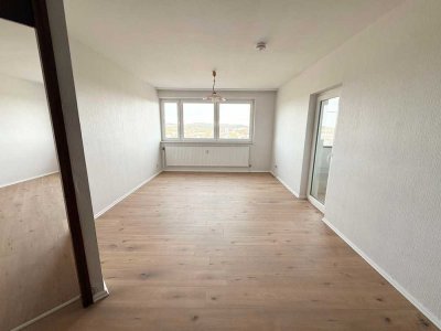 ERSTBEZUG NACH SANIERUNG: 2-ZKB über den Dächern von Kaiserslautern mit TG-Platz