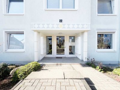 EP ESTATE !  Sonnige 2-Zimmer-Wohnung mit Einbauküche in Solingen/ Ohligs