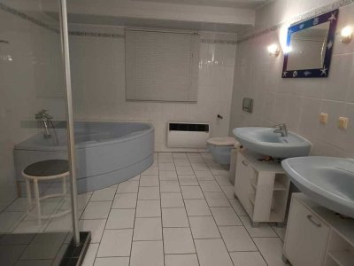 3-Zimmer-Einliegerwohnung im Zweifamilienhaus mit Garage