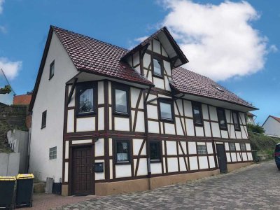 Ein- bis Zweifamilienhaus im historischen Ortskern von Calden-Meimbressen