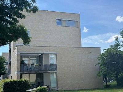 Lichtdurchflutete 3-Zimmer-Wohnung mit großem Balkon in grüner Lage